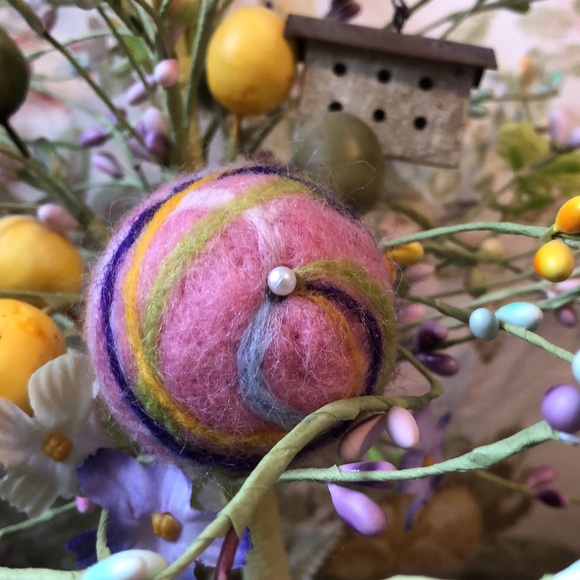 Handmade needle felted Easter egg collectable spring decoration - Picture 7 of 7